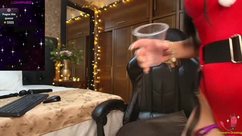 Snapshot of emma_xue chatting on December 7, 8:16 pm Emma online show from December 7, 8:16 pm