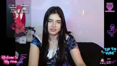 Snapshot of emma_yui19 chatting on October 2, 12:04 am emma online show from October 2, 12:04 am