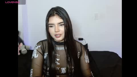 Snapshot of emma_yui19 chatting on September 28, 1:12 am emma online show from September 28, 1:12 am