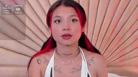 Snapshot of emmaduff_ chatting on October 16, 12:08 pm online show from October 16, 12:08 pm