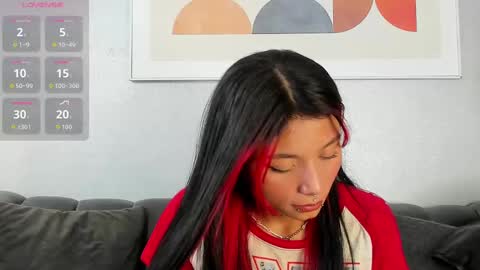 Snapshot of emmaduff_ chatting on October 11, 8:00 pm online show from October 11, 8:00 pm