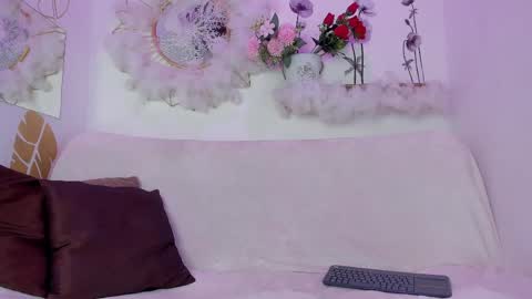 Emma Duque online show from April 24, 4:54 pm