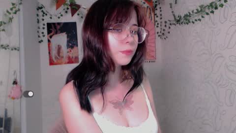 Snapshot of emmae__ chatting on October 8, 2:21 pm Emma online show from October 8, 2:21 pm