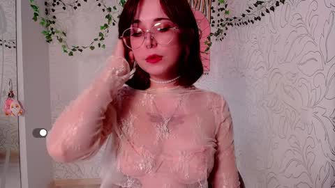 Snapshot of emmae__ chatting on December 29, 6:14 am Emma online show from December 29, 6:14 am
