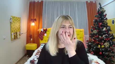 emmaellison924117 online show from December 19, 7:11 am