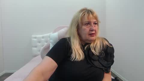 emmaellison924117 online show from July 18, 7:11 am