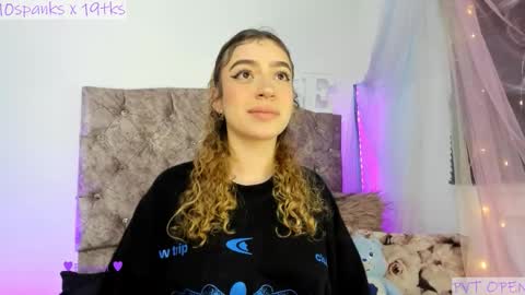 Emms  Drive me crazy with your love online show from December 16, 10:04 pm