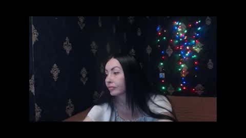 EmmaGoldX online show from May 16, 9:45 am