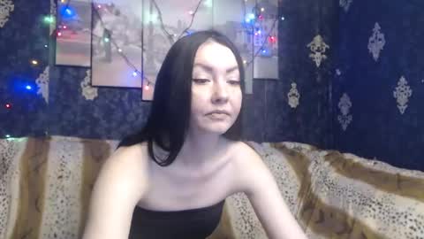 EmmaGoldX online show from February 8, 9:13 am