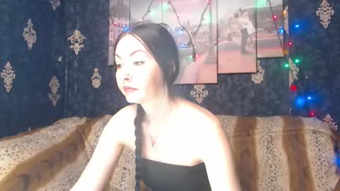 EmmaGoldX online show from March 4, 8:24 am