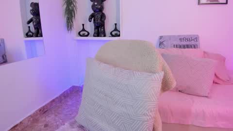 emmajohanson online show from January 7, 8:34 pm