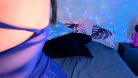  Emma  online show from December 20, 5:22 am