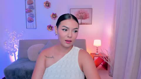 EMMA  online show from May 25, 7:24 pm