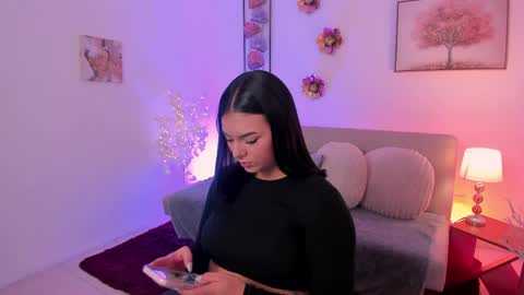 EMMA  online show from May 22, 7:23 pm