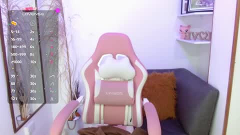Snapshot of emmamyers_ chatting on September 25, 1:37 am Emma online show from September 25, 1:37 am