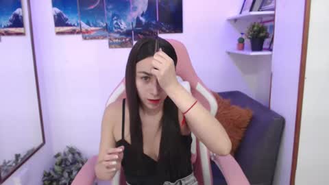 Snapshot of emmamyers_ chatting on March 8, 10:34 pm Emma online show from March 8, 10:34 pm