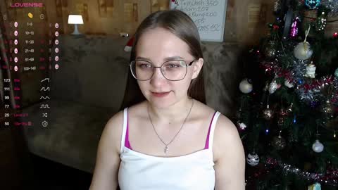 Snapshot of emmatiny chatting on January 4, 11:43 am Mia online show from January 4, 11:43 am