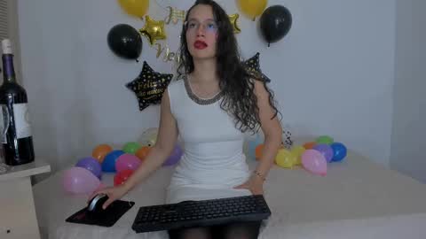Snapshot of emmatorres9 chatting on December 30, 7:21 pm Emma Torres online show from December 30, 7:21 pm