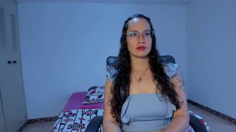 Snapshot of emmatorres9 chatting on March 2, 8:35 pm Emma Torres online show from March 2, 8:35 pm