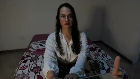 Snapshot of emmatorres9 chatting on February 23, 7:56 pm Emma Torres online show from February 23, 7:56 pm