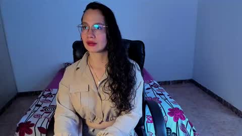 Snapshot of emmatorres9 chatting on March 1, 9:59 pm Emma Torres online show from March 1, 9:59 pm
