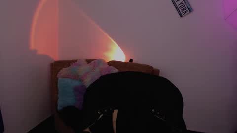 Snapshot of emmi_0 chatting on February 22, 5:09 pm Emily Independent model online show from February 22, 5:09 pm
