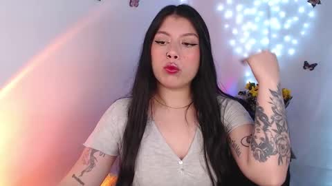 Snapshot of emmi_0 chatting on September 27, 10:00 am Emily Independent model online show from September 27, 10:00 am