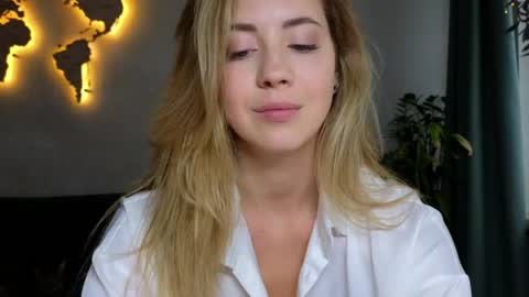 Miss Emmi online show from April 29, 10:40 am