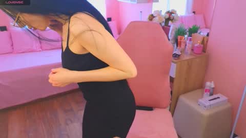 Snapshot of emmi_swon chatting on September 18, 6:23 am Mia online show from September 18, 6:23 am