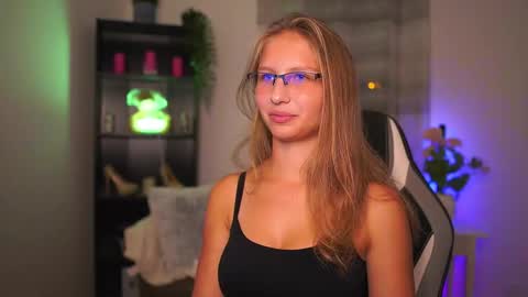 Snapshot of emmie_murray chatting on October 3, 6:24 pm Emmie online show from October 3, 6:24 pm