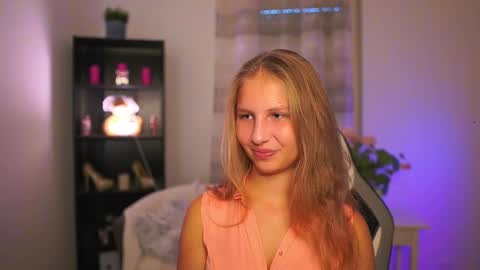 Snapshot of emmie_murray chatting on October 16, 1:25 pm Emmie online show from October 16, 1:25 pm