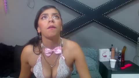 emmily_owenn online show from October 18, 8:54 pm