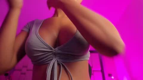Snapshot of emmily_savage chatting on October 12, 11:56 am online show from October 12, 11:56 am