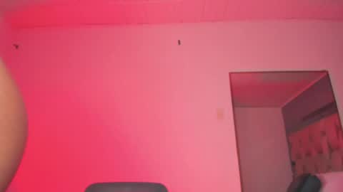 Snapshot of emmily_savage chatting on February 2, 4:15 am online show from February 2, 4:15 am