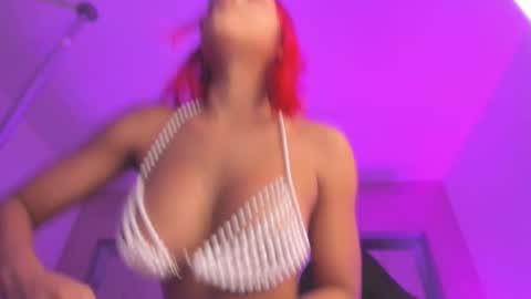 Snapshot of emmily_savage chatting on October 2, 12:10 pm online show from October 2, 12:10 pm