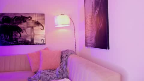 Emmy Heart online show from February 17, 3:39 am