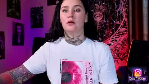 Emmy Bright     50  online show from June 18, 4:36 am