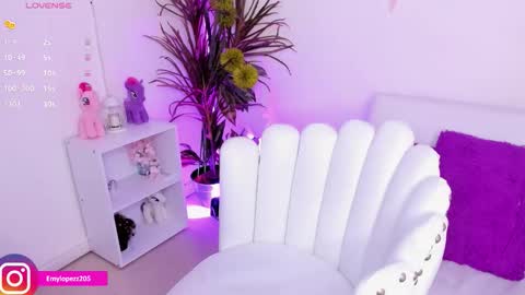 Emily online show from December 1, 2:53 pm