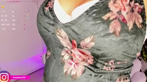 Snapshot of emylopezz chatting on September 30, 9:30 pm Emily online show from September 30, 9:30 pm