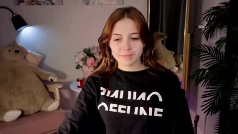 Snapshot of enchanted_bella chatting on October 14, 1:25 pm enchanted_bella online show from October 14, 1:25 pm