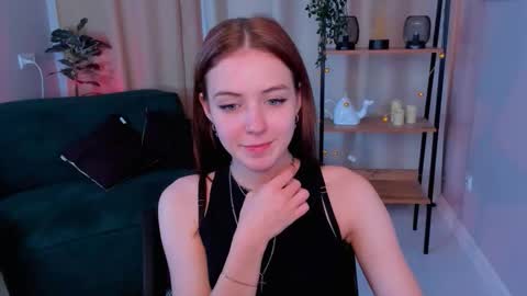 Snapshot of enchanted_bella chatting on October 17, 2:09 pm enchanted_bella online show from October 17, 2:09 pm