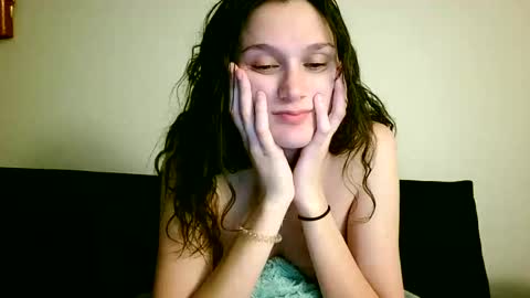 Snapshot of eofficiall chatting on October 8, 4:50 am Eve online show from October 8, 4:50 am