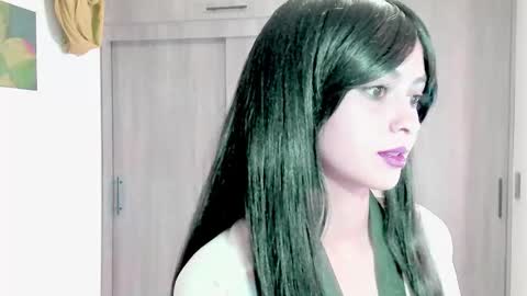 Snapshot of ephemeral_hot chatting on October 5, 2:38 am Leyla online show from October 5, 2:38 am