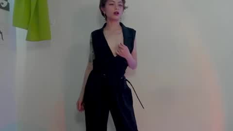 Snapshot of ephemeral_hot chatting on December 6, 8:06 pm Leyla online show from December 6, 8:06 pm