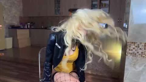 Alissa online show from November 27, 6:33 pm