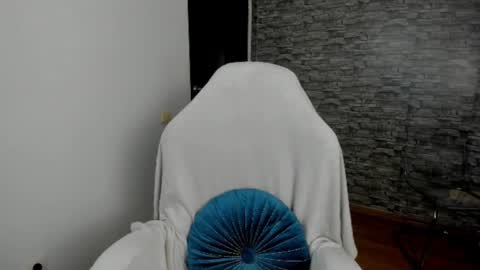 Snapshot of erica_xoo chatting on September 24, 4:22 am Riaaa online show from September 24, 4:22 am