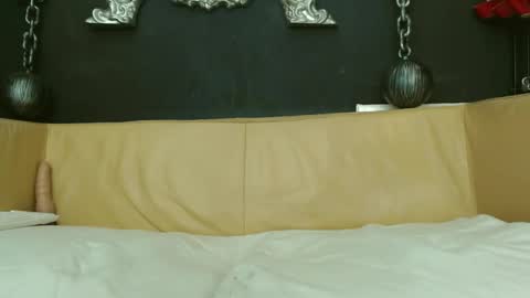 Snapshot of erickalee chatting on February 7, 11:03 pm Ericka online show from February 7, 11:03 pm