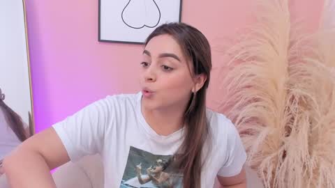 Erika Mendez online show from February 3, 6:39 pm