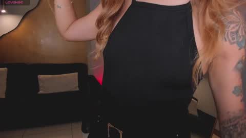 Snapshot of erikabenz chatting on February 9, 12:41 pm Erika Benz online show from February 9, 12:41 pm