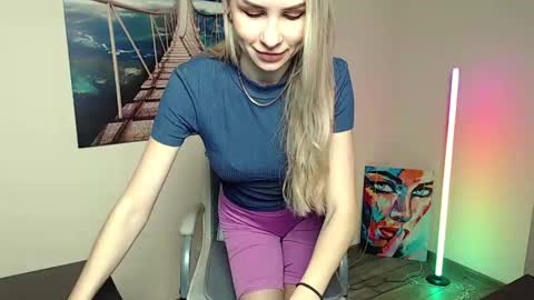 Erika online show from November 25, 1:02 pm